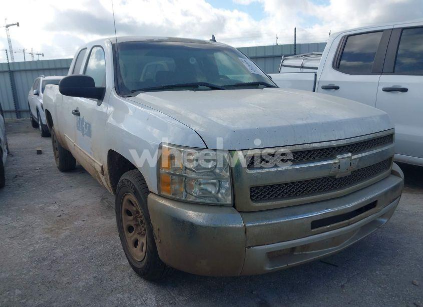 2013 Chevrolet Silverado 1500 LS (VIN 1GCRCREA6DZ139751) main photo