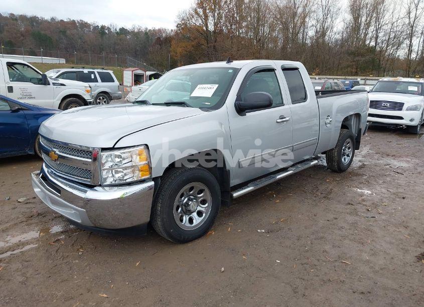 Photo 2 of 2013 Chevrolet Silverado 1500 LS (VIN 1GCRCREA7DZ151407)