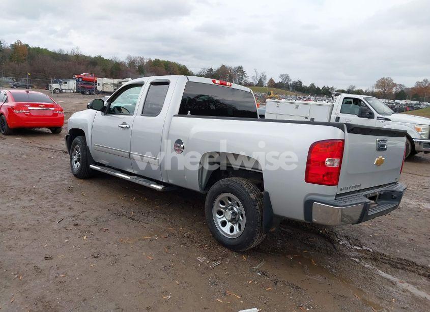 Photo 3 of 2013 Chevrolet Silverado 1500 LS (VIN 1GCRCREA7DZ151407)