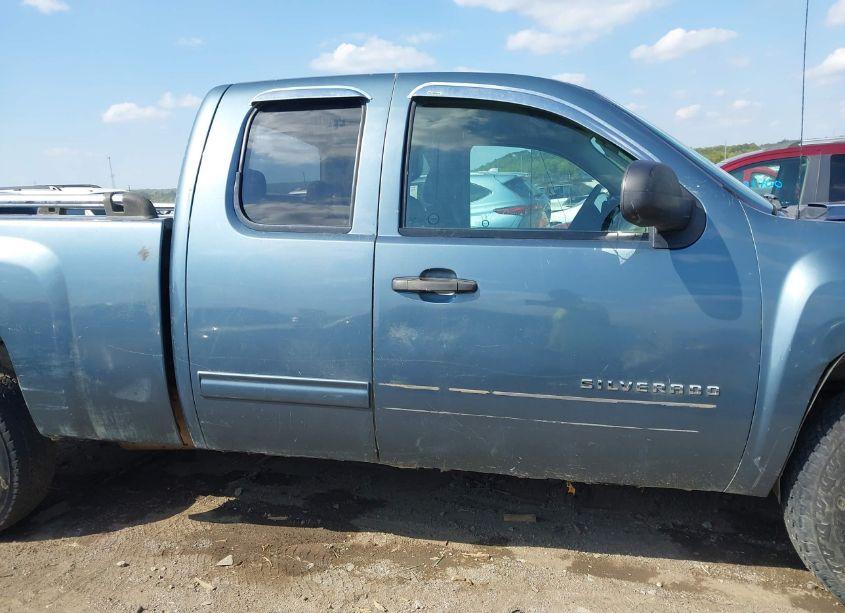 Photo 12 of 2011 Chevrolet Silverado 1500 LS (VIN 1GCRCREA9BZ221714)