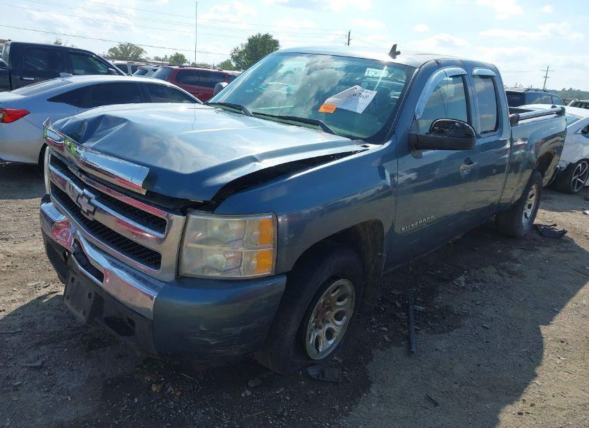 Photo 2 of 2011 Chevrolet Silverado 1500 LS (VIN 1GCRCREA9BZ221714)
