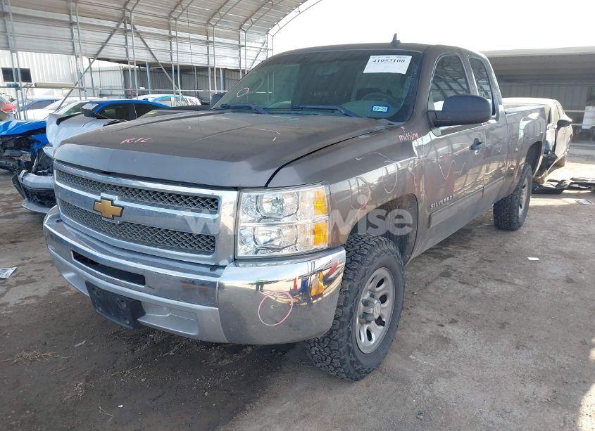 Photo 2 of 2013 Chevrolet Silverado 1500 LS (VIN 1GCRCREA9DZ136763)