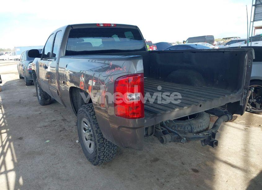 Photo 3 of 2013 Chevrolet Silverado 1500 LS (VIN 1GCRCREA9DZ136763)