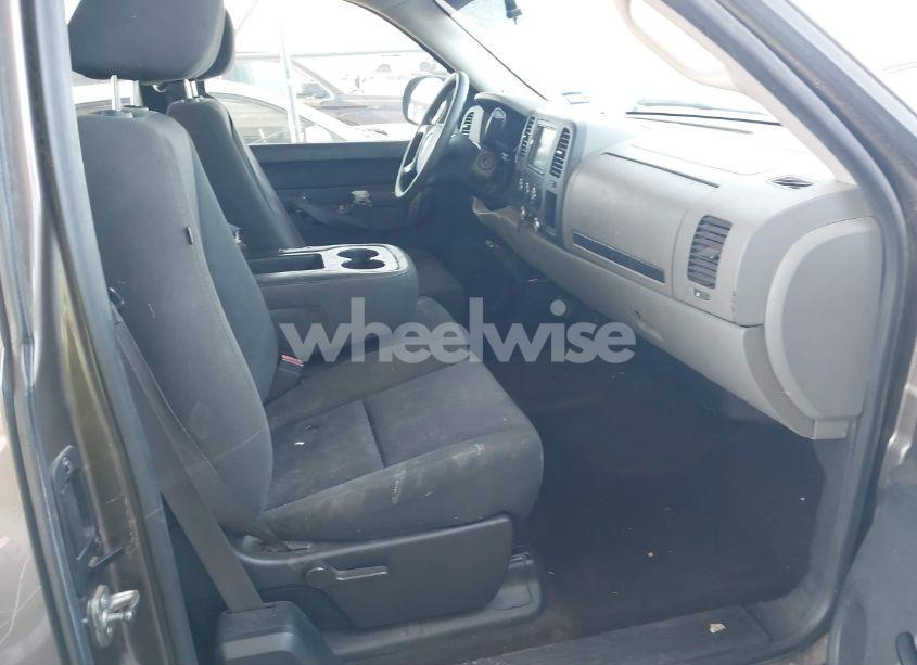 Photo 5 of 2013 Chevrolet Silverado 1500 LS (VIN 1GCRCREA9DZ136763)