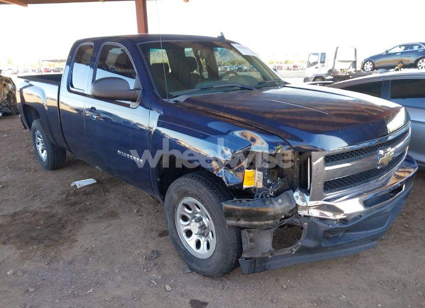 2011 Chevrolet Silverado 1500 LS (VIN 1GCRCREAXBZ216439) main photo