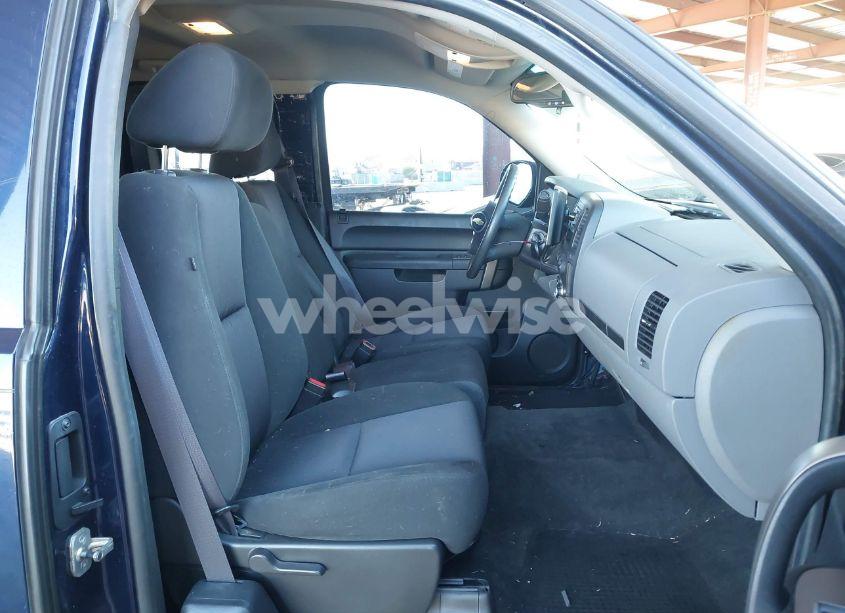 Photo 5 of 2011 Chevrolet Silverado 1500 LS (VIN 1GCRCREAXBZ216439)