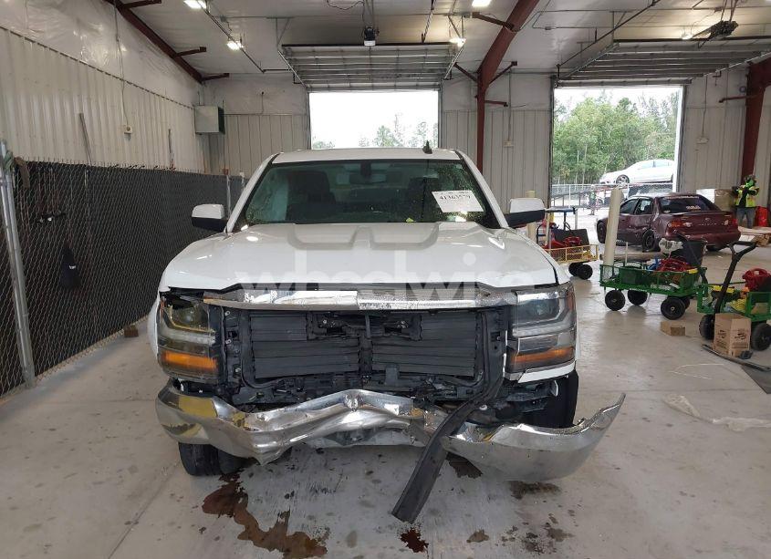 Photo 12 of 2018 Chevrolet Silverado 1500 1LT (VIN 1GCRCREC0JZ204834)