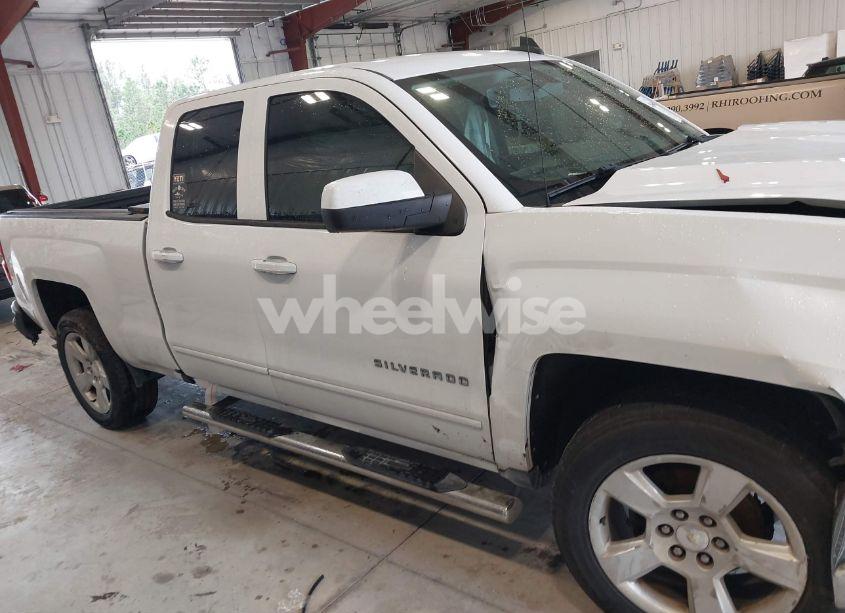 Photo 13 of 2018 Chevrolet Silverado 1500 1LT (VIN 1GCRCREC0JZ204834)