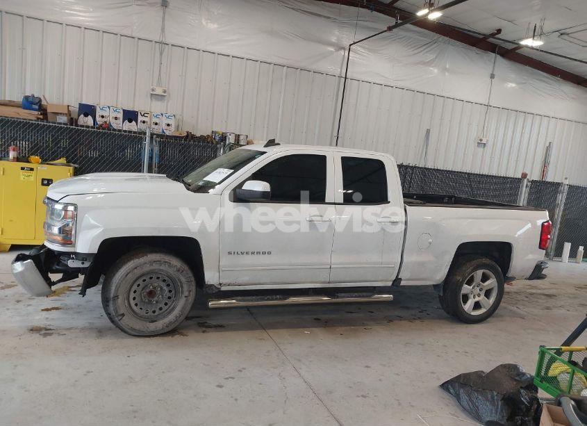 Photo 14 of 2018 Chevrolet Silverado 1500 1LT (VIN 1GCRCREC0JZ204834)