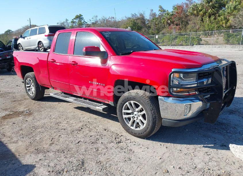 2018 Chevrolet Silverado 1500 1LT (VIN 1GCRCREC1JZ170659) main photo