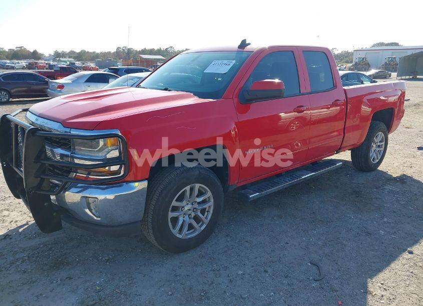 Photo 2 of 2018 Chevrolet Silverado 1500 1LT (VIN 1GCRCREC1JZ170659)