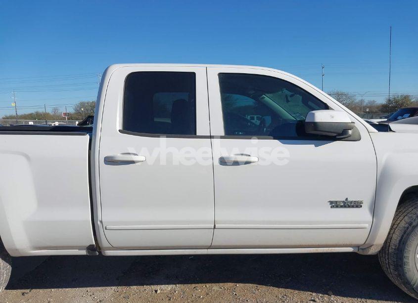 Photo 13 of 2018 Chevrolet Silverado 1500 1LT (VIN 1GCRCREC1JZ216913)