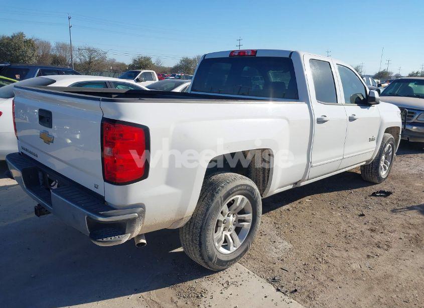 Photo 4 of 2018 Chevrolet Silverado 1500 1LT (VIN 1GCRCREC1JZ216913)