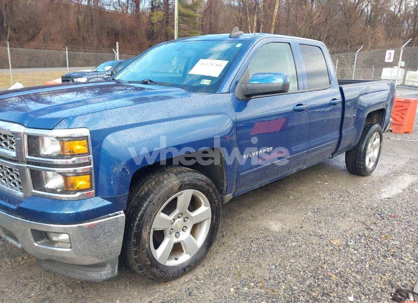 Photo 2 of 2015 Chevrolet Silverado 1500 1LT (VIN 1GCRCREC2FZ319605)