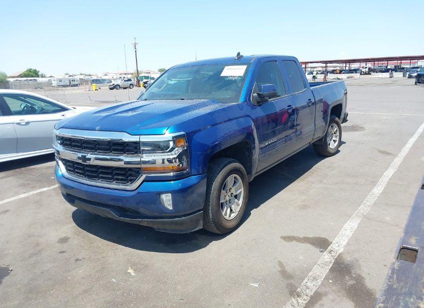 Photo 2 of 2016 Chevrolet Silverado 1500 1LT (VIN 1GCRCREC2GZ378834)