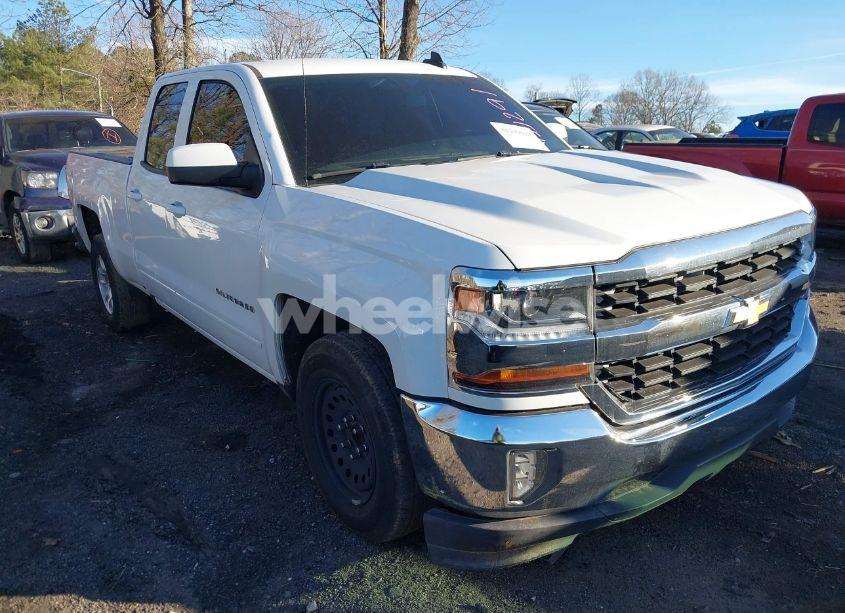 2017 Chevrolet Silverado 1500 1LT (VIN 1GCRCREC2HZ111291) main photo