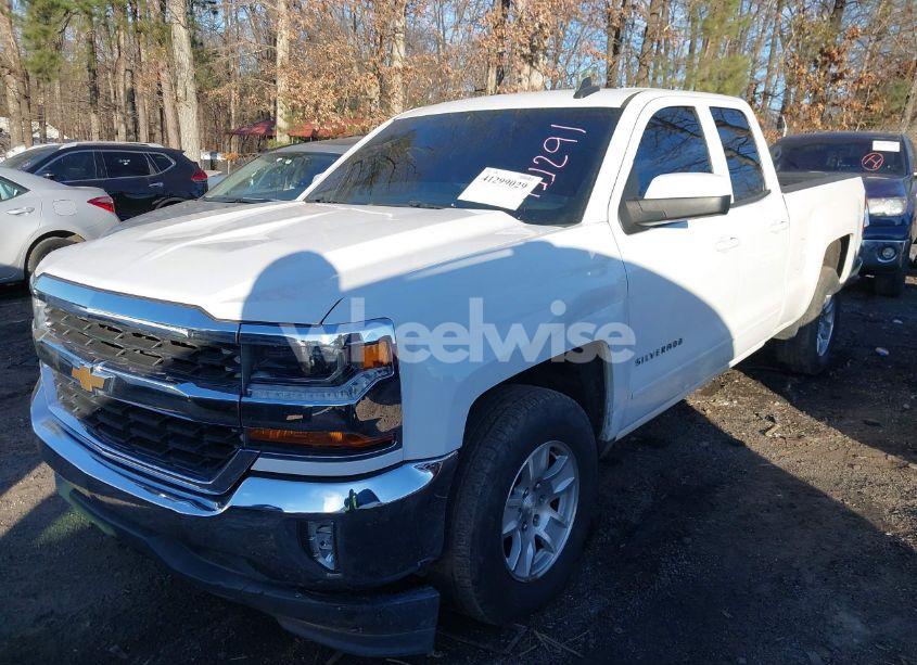 Photo 2 of 2017 Chevrolet Silverado 1500 1LT (VIN 1GCRCREC2HZ111291)