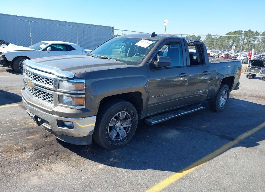 Photo 2 of 2015 Chevrolet Silverado 1500 1LT (VIN 1GCRCREC3FZ248589)