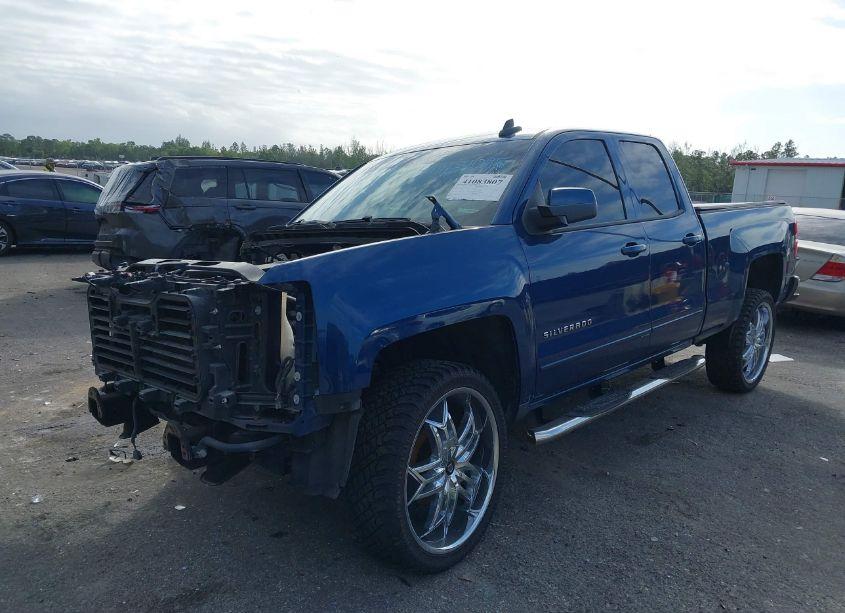 Photo 2 of 2017 Chevrolet Silverado 1500 LT (VIN 1GCRCREC3HZ152948)