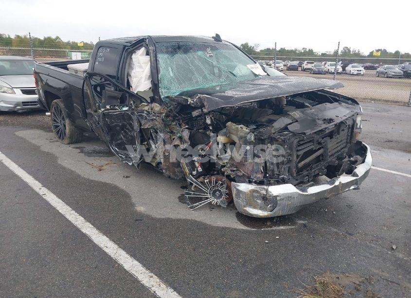 2018 Chevrolet Silverado 1500 1LT (VIN 1GCRCREC3JZ347003) main photo