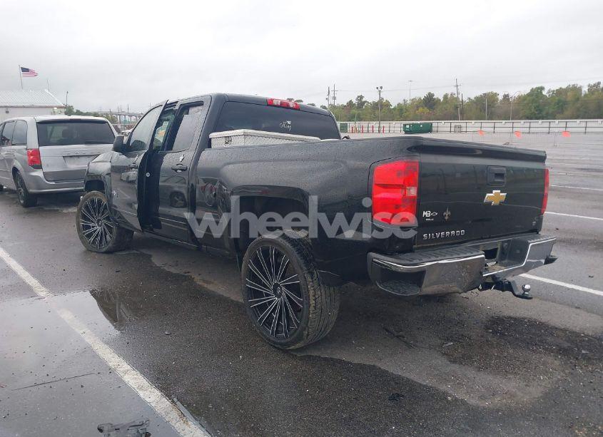 Photo 3 of 2018 Chevrolet Silverado 1500 1LT (VIN 1GCRCREC3JZ347003)