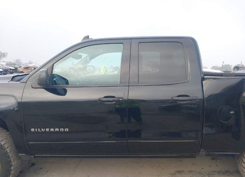 Photo 15 of 2018 Chevrolet Silverado 1500 1LT (VIN 1GCRCREC3JZ359779)