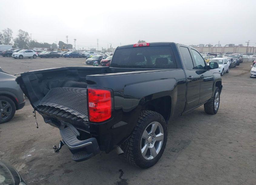 Photo 4 of 2018 Chevrolet Silverado 1500 1LT (VIN 1GCRCREC3JZ359779)