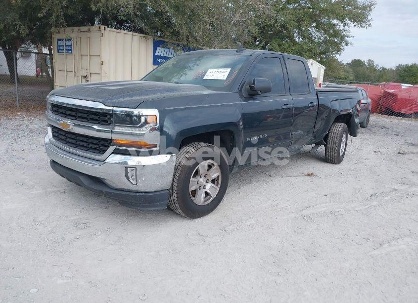 Photo 2 of 2017 Chevrolet Silverado 1500 1LT (VIN 1GCRCREC4HZ174120)