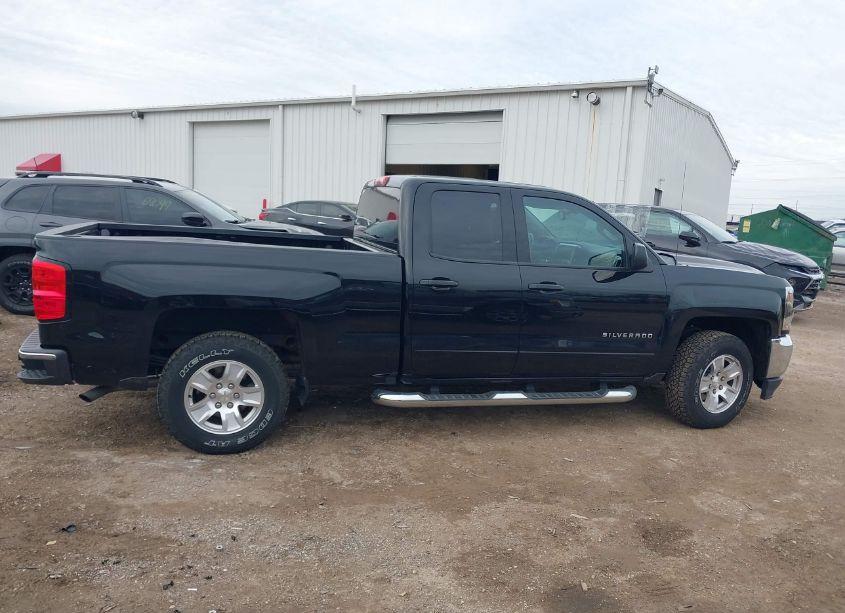 Photo 13 of 2018 Chevrolet Silverado 1500 1LT (VIN 1GCRCREC5JZ323088)