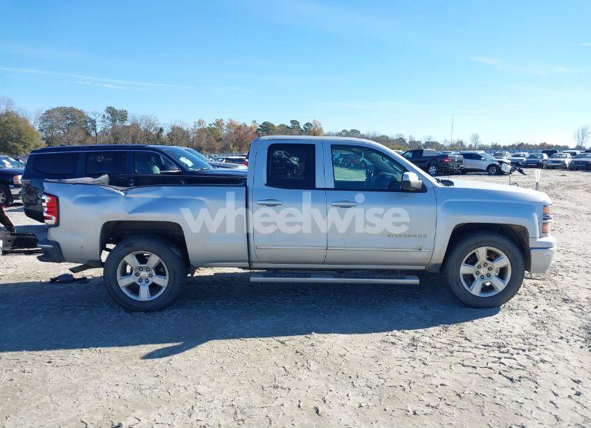 Photo 13 of 2015 Chevrolet Silverado 1500 1LT (VIN 1GCRCREC6FZ392492)
