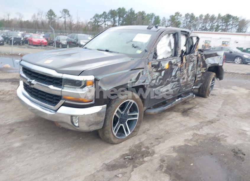 Photo 2 of 2018 Chevrolet Silverado 1500 1LT (VIN 1GCRCREC6JZ272037)