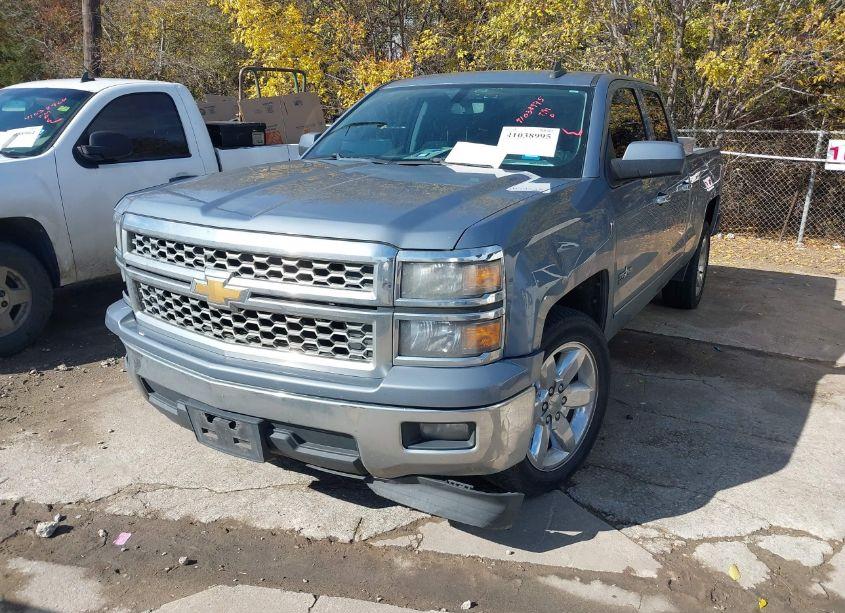 Photo 2 of 2015 Chevrolet Silverado 1500 1LT (VIN 1GCRCREC7FZ296161)