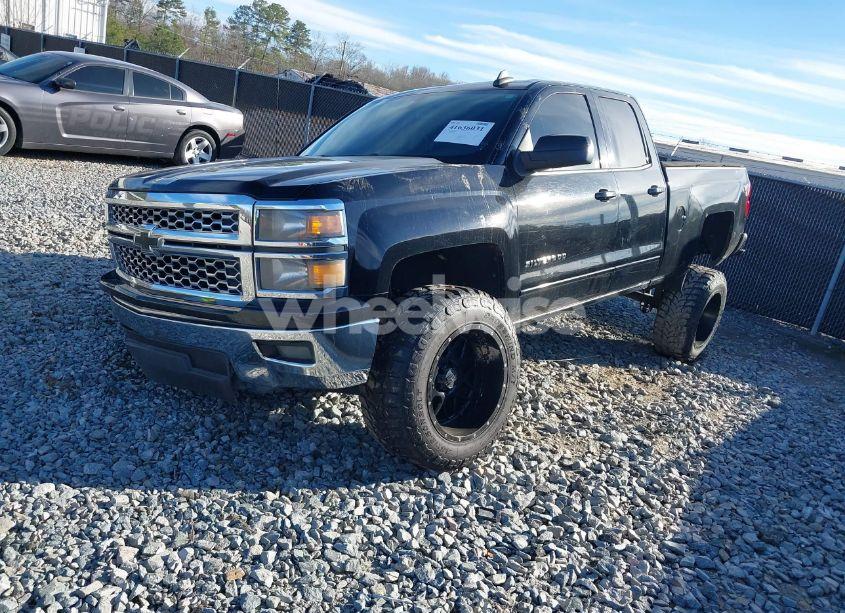 Photo 2 of 2015 Chevrolet Silverado 1500 1LT (VIN 1GCRCREC7FZ373255)