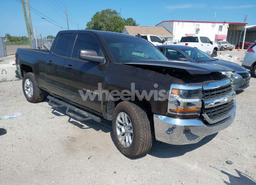2018 Chevrolet Silverado 1500 1LT (VIN 1GCRCREC9JZ171378) main photo