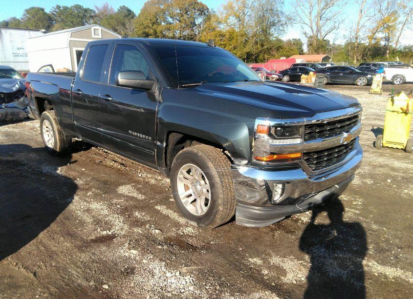 2018 Chevrolet Silverado 1500 1LT (VIN 1GCRCREC9JZ282951) main photo