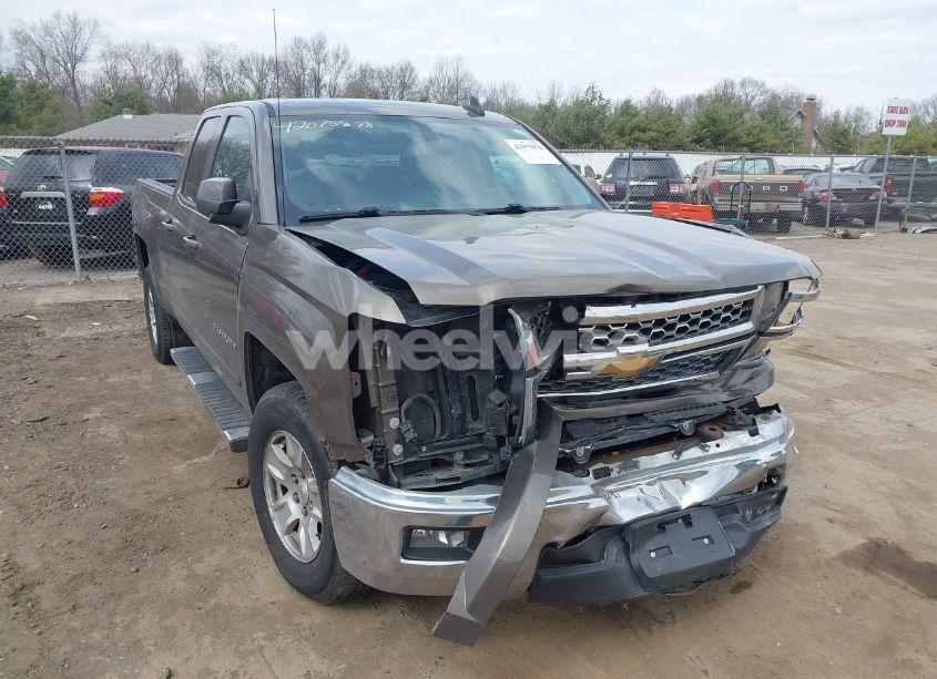 2015 Chevrolet Silverado 1500 1LT (VIN 1GCRCRECXFZ155360) main photo