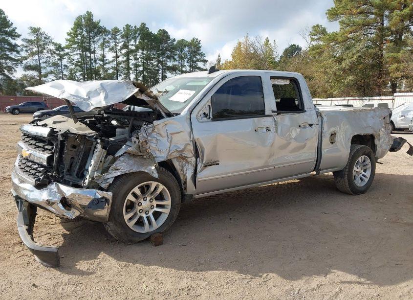 Photo 2 of 2017 Chevrolet Silverado 1500 1LT (VIN 1GCRCRECXHZ344674)