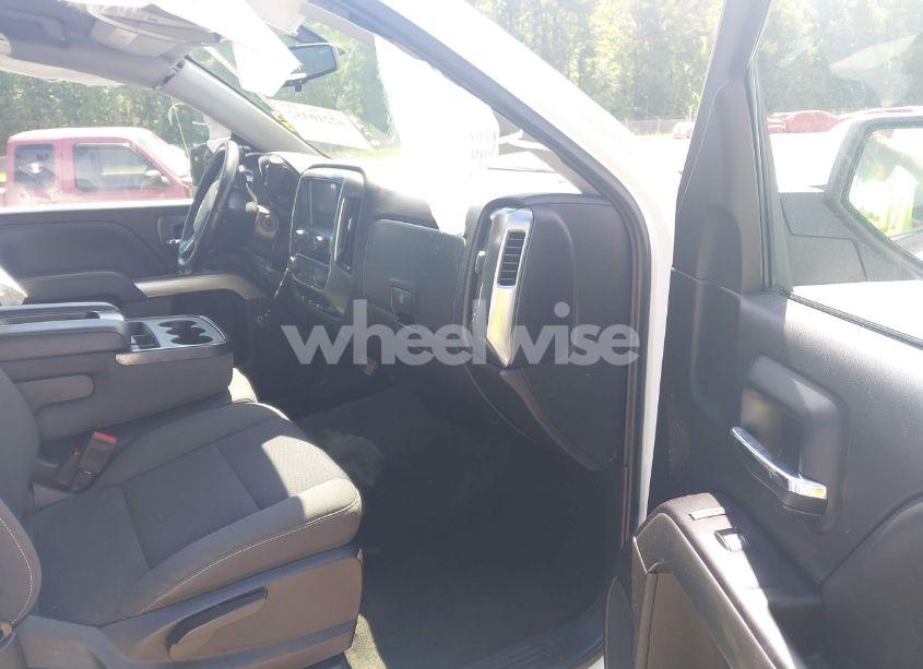 Photo 5 of 2018 Chevrolet Silverado 1500 1LT (VIN 1GCRCREH1JZ170429)