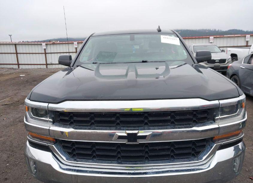 Photo 13 of 2018 Chevrolet Silverado 1500 1LT (VIN 1GCRCREH2JZ110126)
