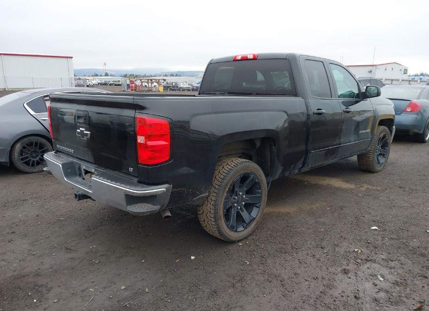 Photo 4 of 2018 Chevrolet Silverado 1500 1LT (VIN 1GCRCREH2JZ110126)