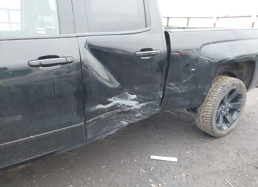 Photo 6 of 2018 Chevrolet Silverado 1500 1LT (VIN 1GCRCREH2JZ110126)