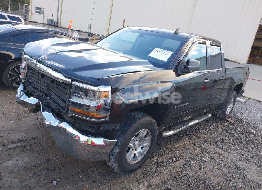 Photo 2 of 2018 Chevrolet Silverado 1500 1LT (VIN 1GCRCREH2JZ179544)