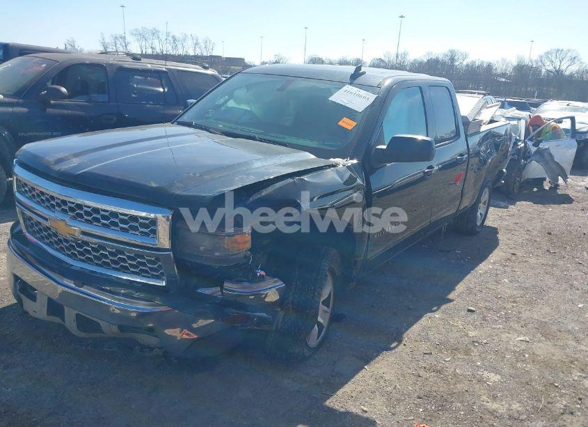 Photo 2 of 2015 Chevrolet Silverado 1500 1LT (VIN 1GCRCREH3FZ206158)