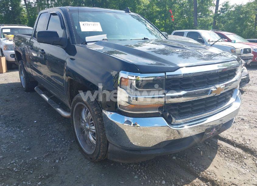 2018 Chevrolet Silverado 1500 1LT (VIN 1GCRCREH3JZ163109) main photo
