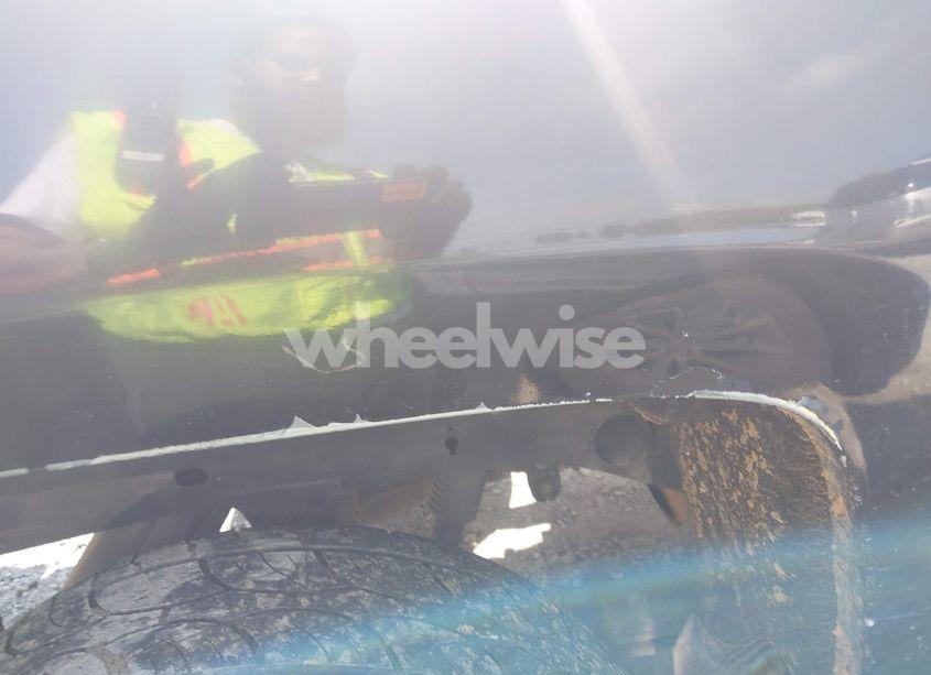 Photo 20 of 2018 Chevrolet Silverado 1500 1LT (VIN 1GCRCREH3JZ163109)