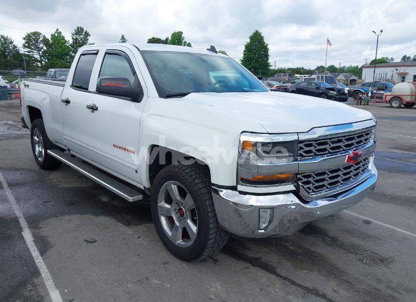 2017 Chevrolet Silverado 1500 1LT (VIN 1GCRCREH4HZ213090) main photo
