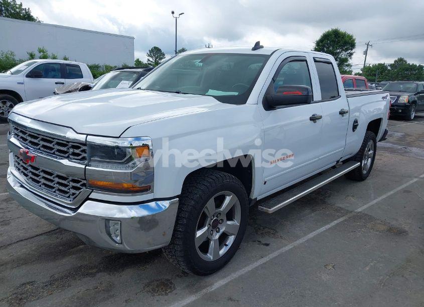 Photo 2 of 2017 Chevrolet Silverado 1500 1LT (VIN 1GCRCREH4HZ213090)