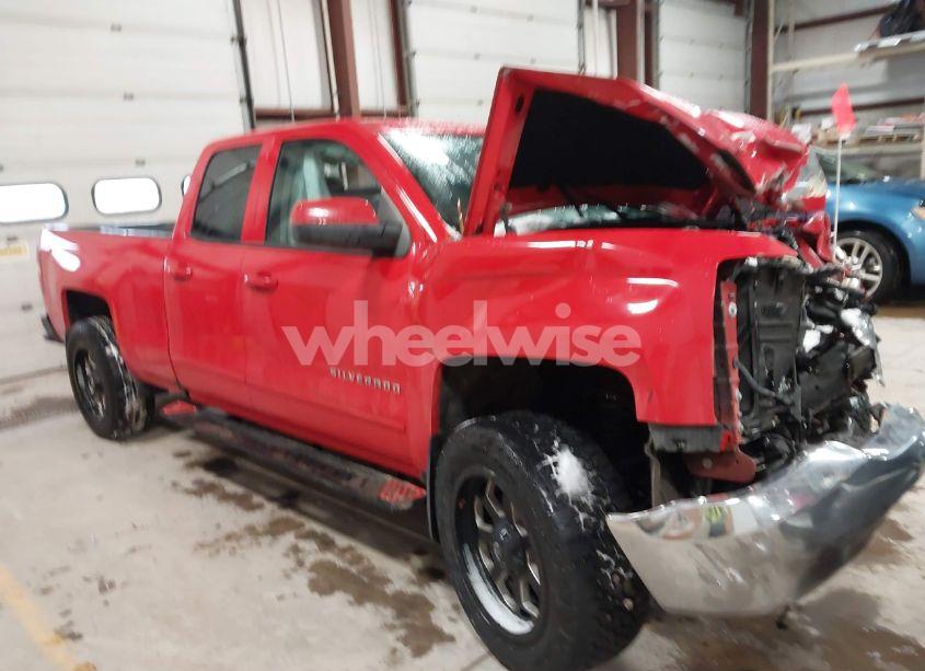 2018 Chevrolet Silverado 1500 1LT (VIN 1GCRCREH4JZ164236) main photo