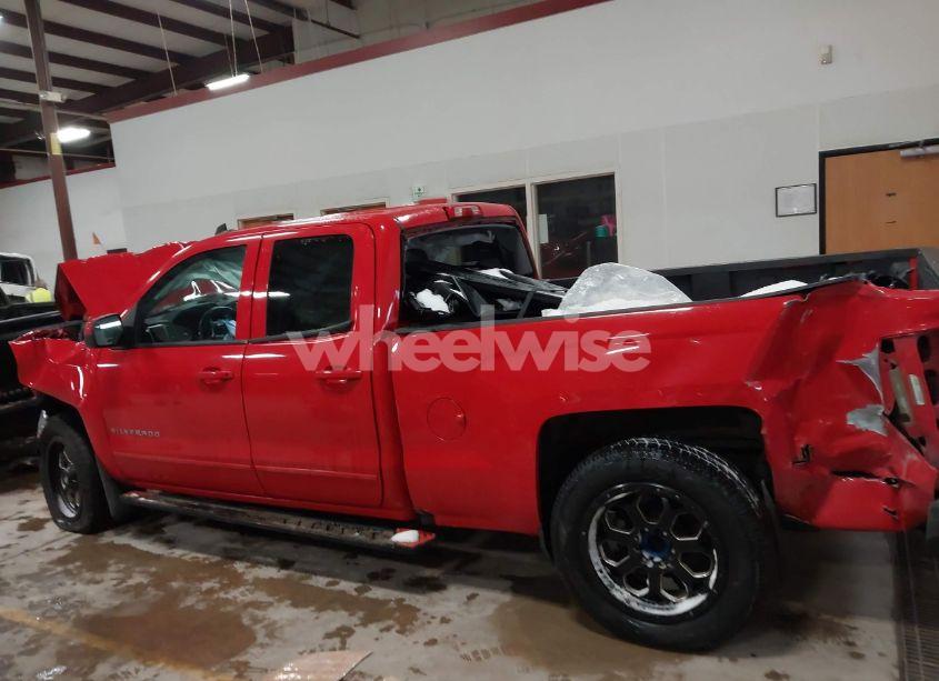 Photo 15 of 2018 Chevrolet Silverado 1500 1LT (VIN 1GCRCREH4JZ164236)