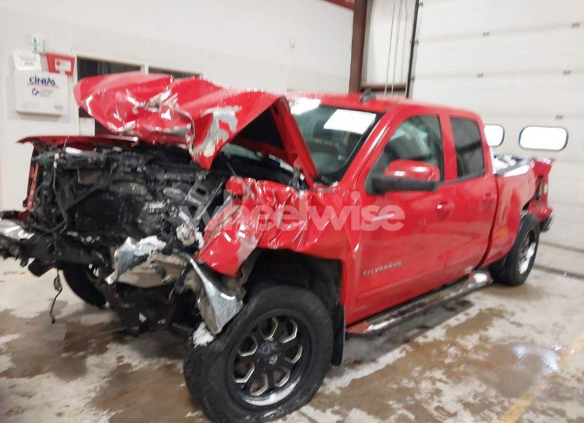 Photo 2 of 2018 Chevrolet Silverado 1500 1LT (VIN 1GCRCREH4JZ164236)